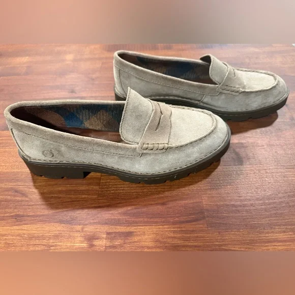 Born Women’s Light Brown Suede Loafers - Picture 3 of 6